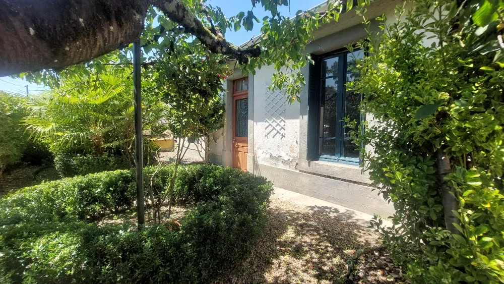 Maison à rénover avec garage et potentiel d’agrandissement à Tarbes 