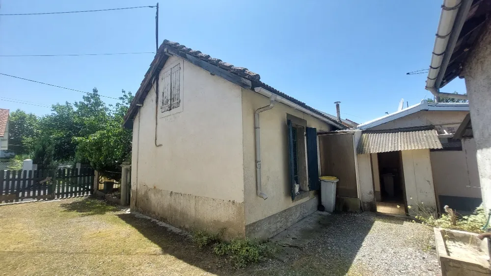 Maison à rénover avec garage et potentiel d’agrandissement à Tarbes 