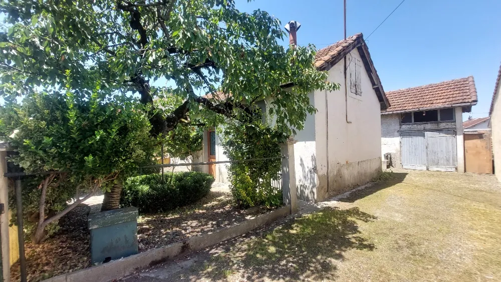 Maison à rénover avec garage et potentiel d’agrandissement à Tarbes 