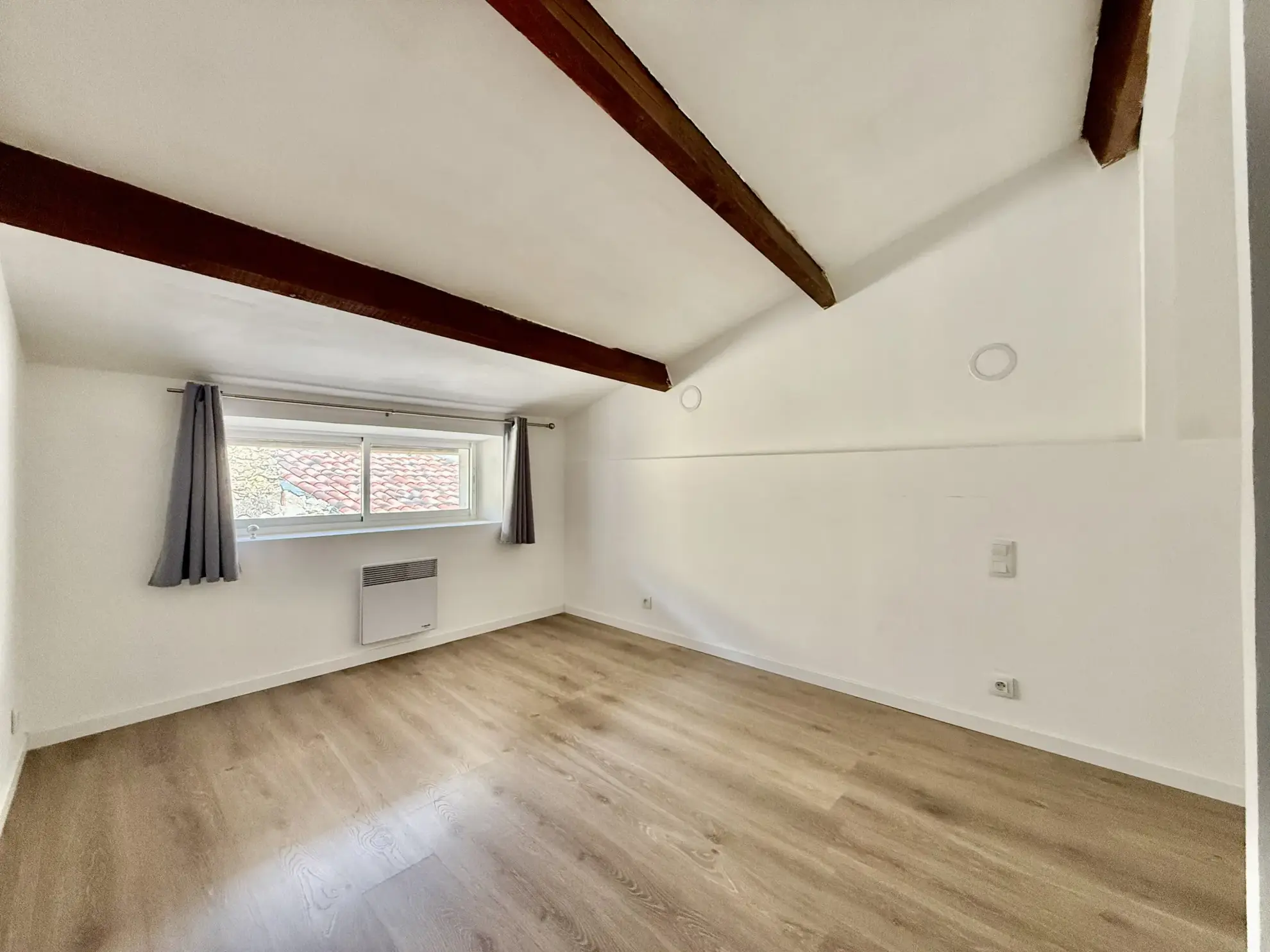Maison de village lumineuse 91 m² avec garage et terrasse à Florensac 