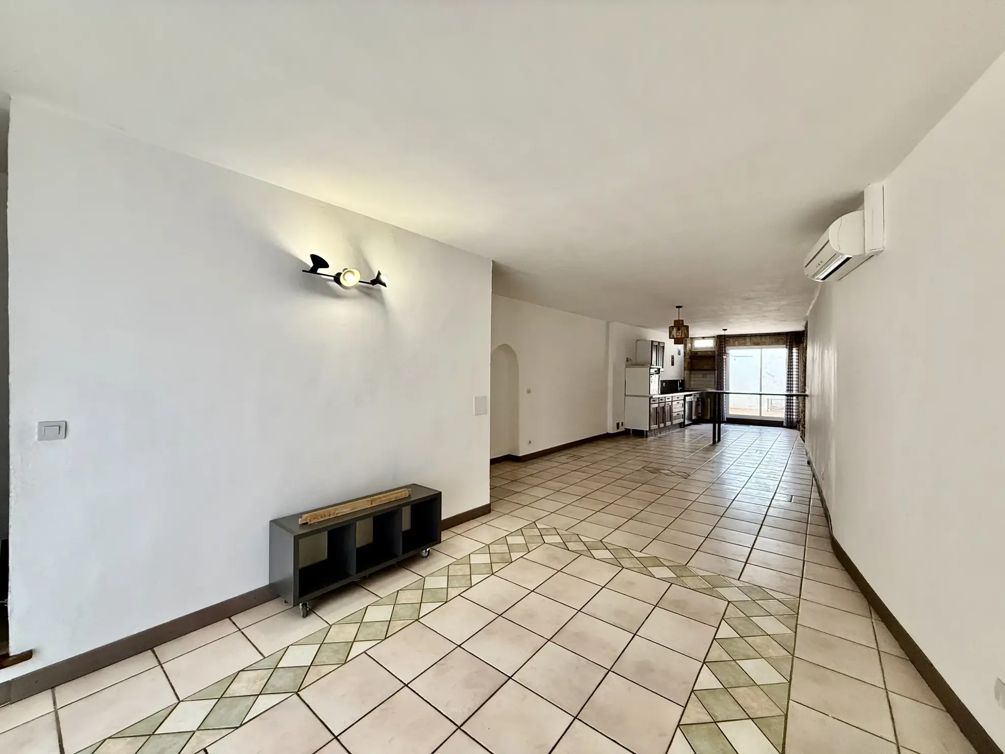 Maison de village lumineuse 91 m² avec garage et terrasse à Florensac 