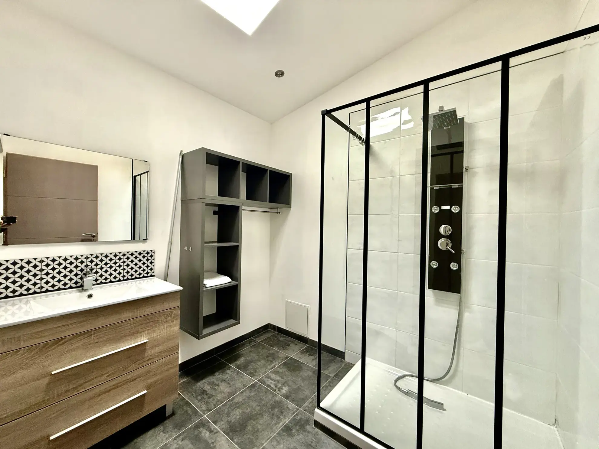 Maison de village lumineuse 91 m² avec garage et terrasse à Florensac 