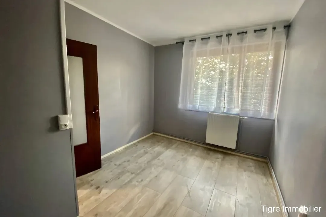Maison à vendre à Maubeuge avec 4 chambres, garage et jardin - Opportunité à saisir 