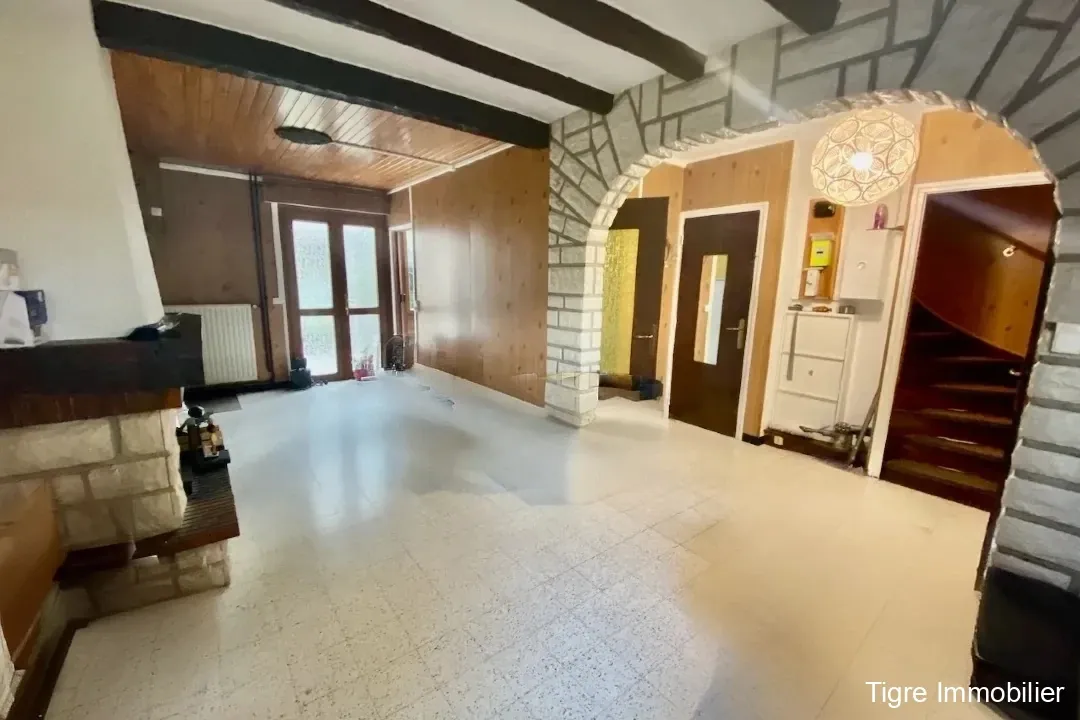 Maison à vendre à Maubeuge avec 4 chambres, garage et jardin - Opportunité à saisir 