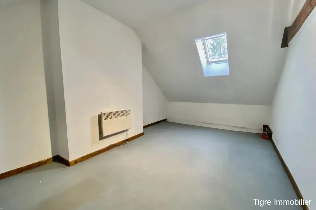 Maison à vendre à Maubeuge avec 4 chambres, garage et jardin - Opportunité à saisir 