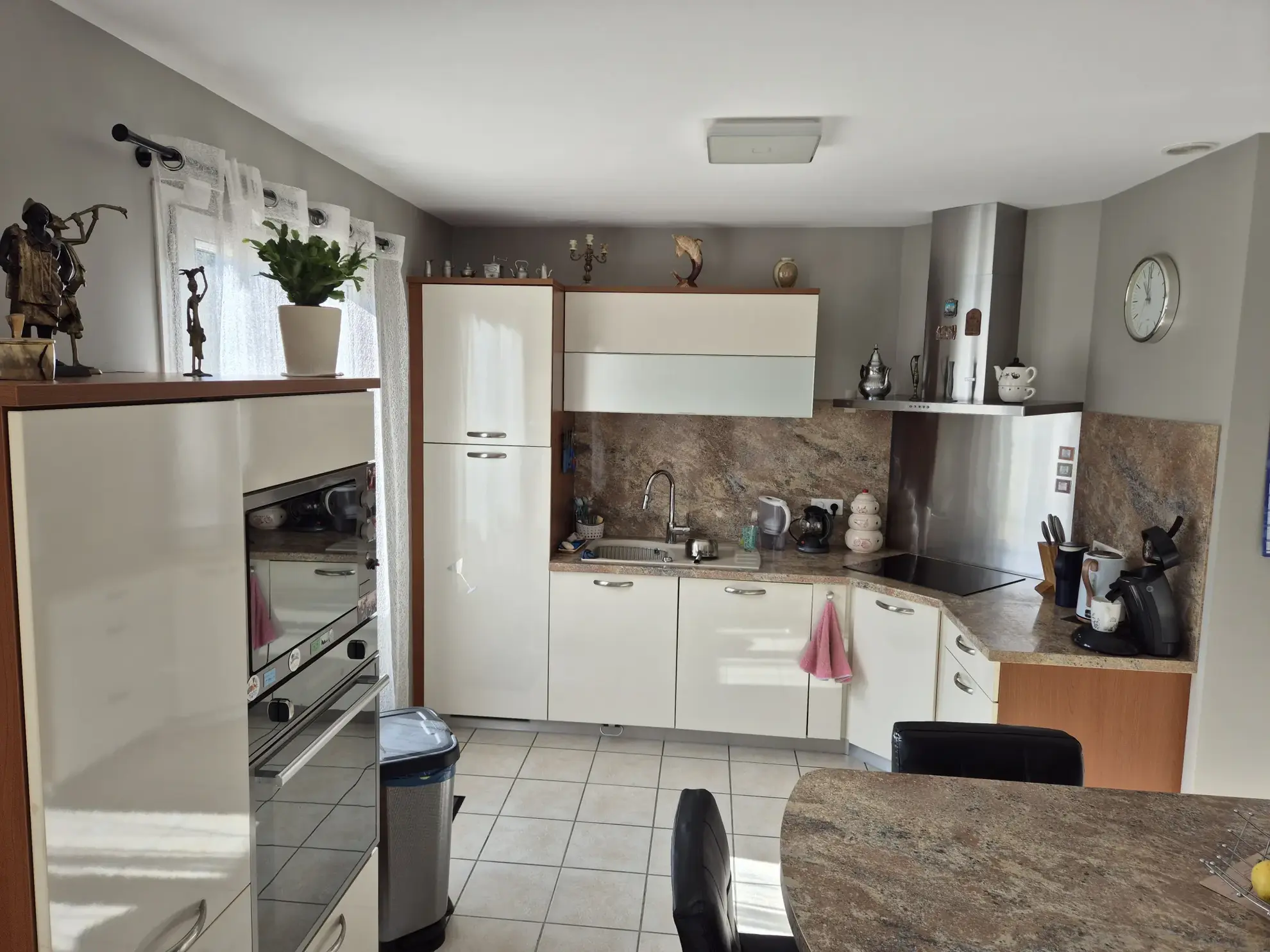 Maison de plain-pied avec 3 chambres, garage et jardin arboré à Wassy 