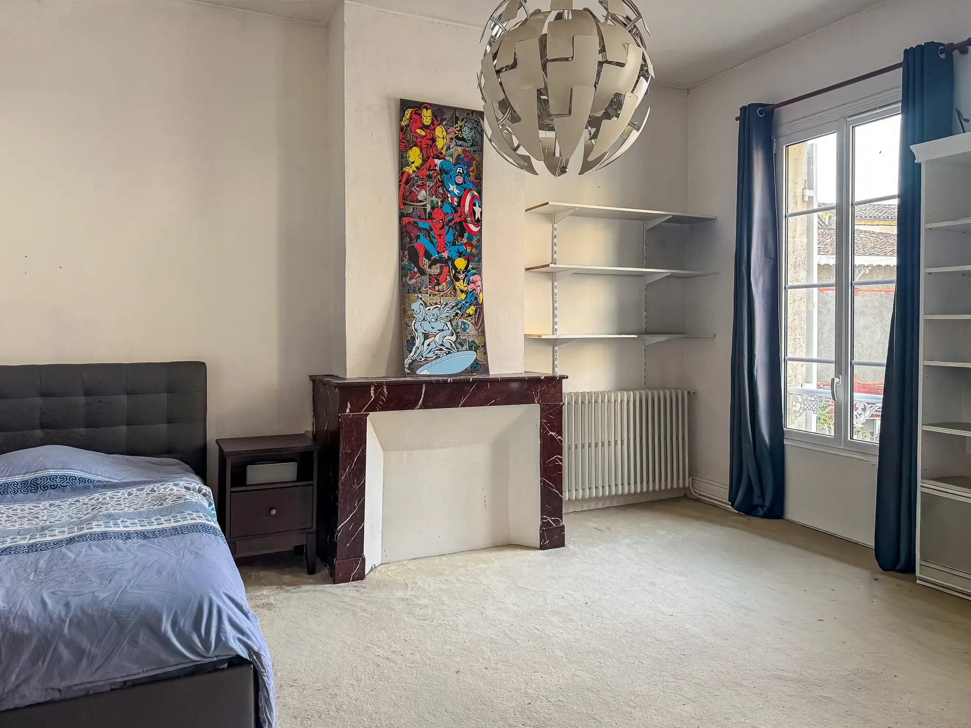 Belle maison en pierre avec jardin et vue sur l'abbatiale à Guitres 