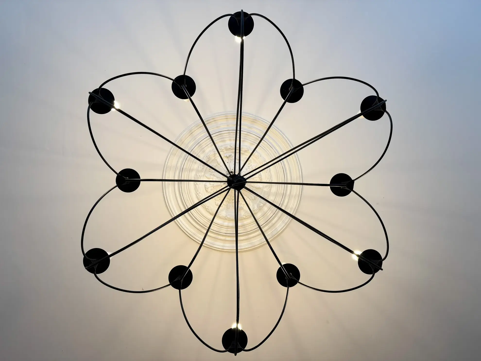 Belle maison en pierre avec jardin et vue sur l'abbatiale à Guitres 