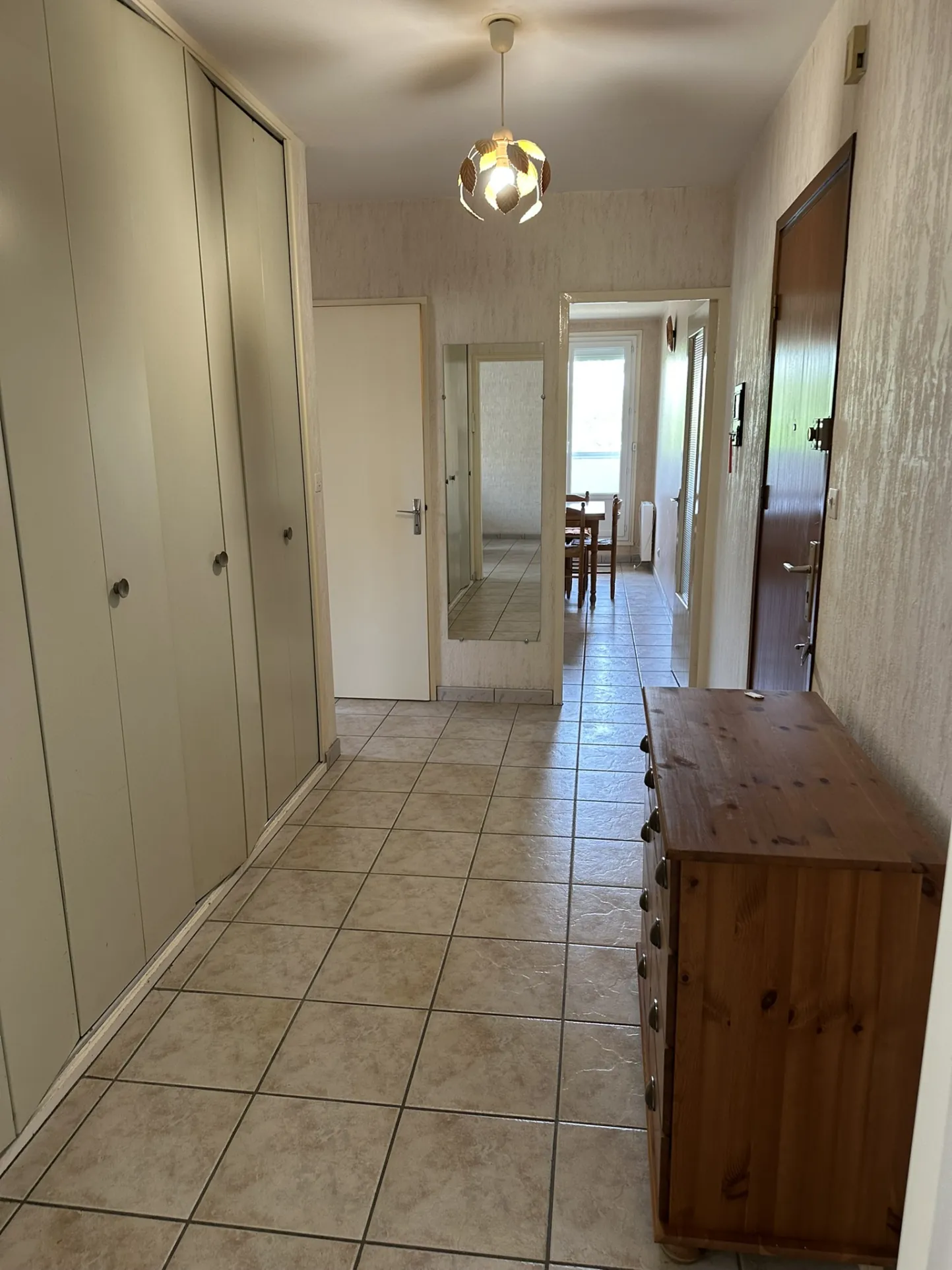 Appartement T3 avec balcon, cave et garage à Saint-Étienne - Secteur Montaud 