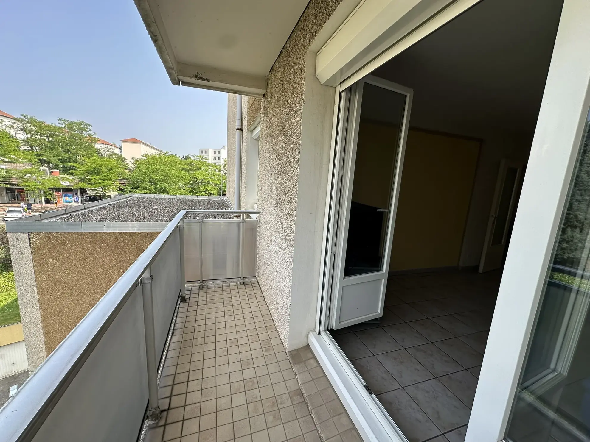 Appartement T3 avec balcon, cave et garage à Saint-Étienne - Secteur Montaud 
