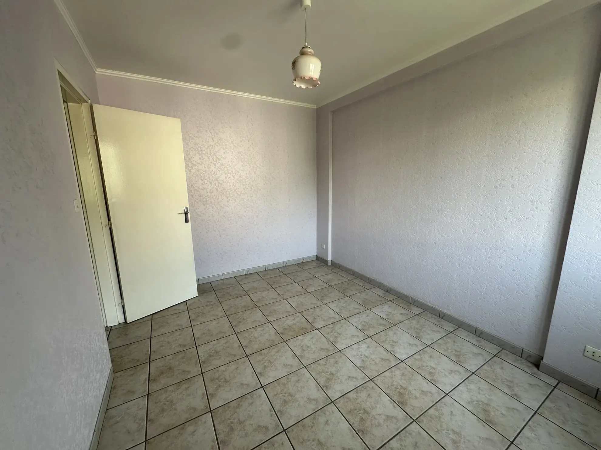 Appartement T3 avec balcon, cave et garage à Saint-Étienne - Secteur Montaud 