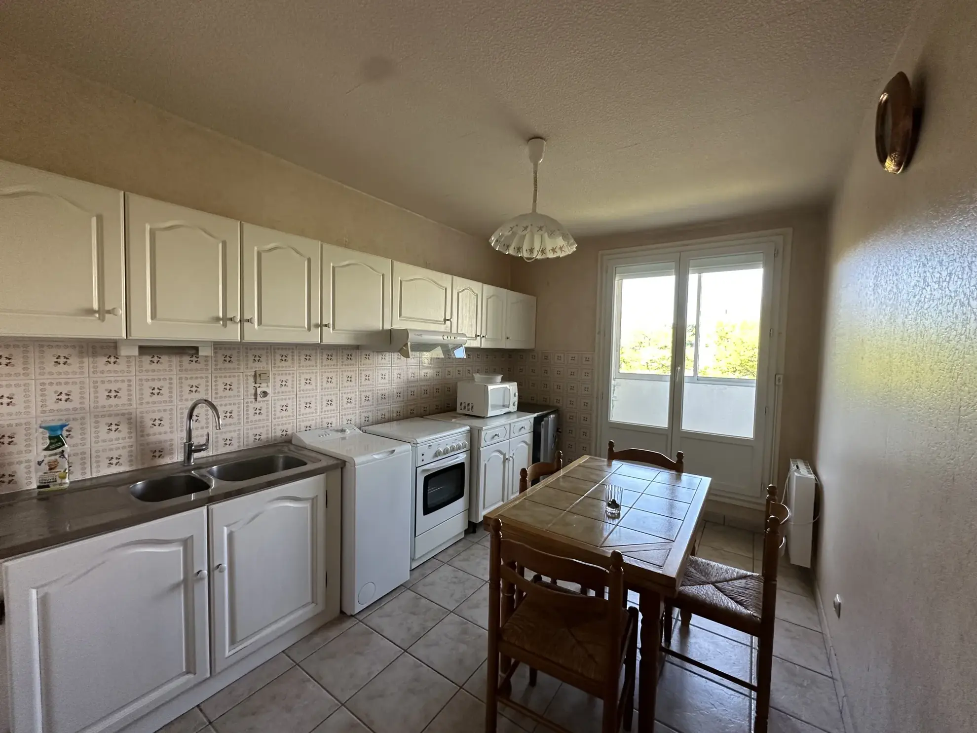 Appartement T3 avec balcon, cave et garage à Saint-Étienne - Secteur Montaud 