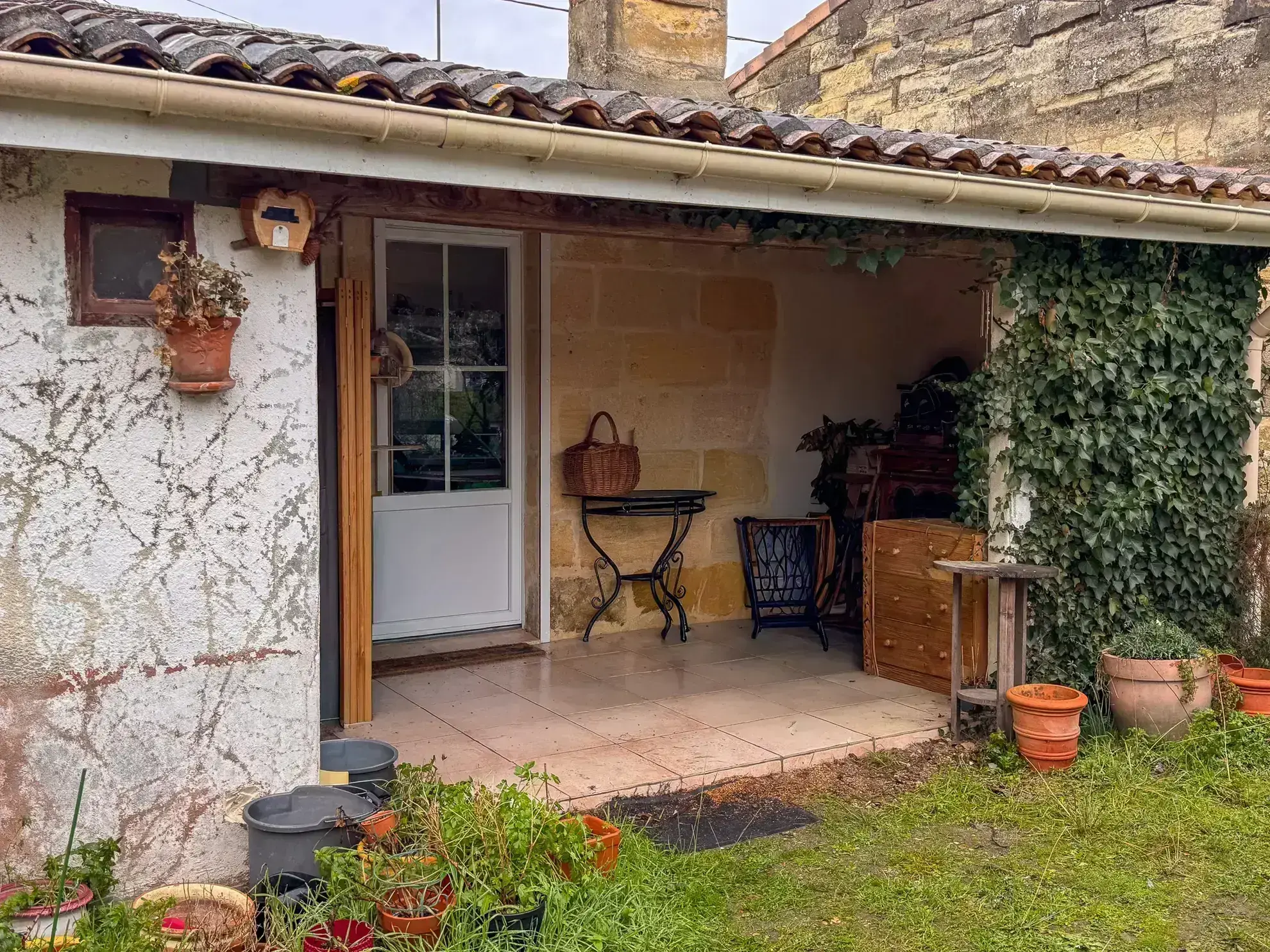 Maison en pierre à Montagne avec 3 chambres, terrain de 1000 m² et potentiel d’extension