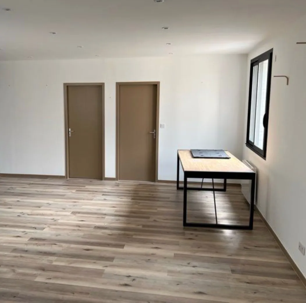 Appartement rénové avec terrasse, parking privé et cave à Fécamp 