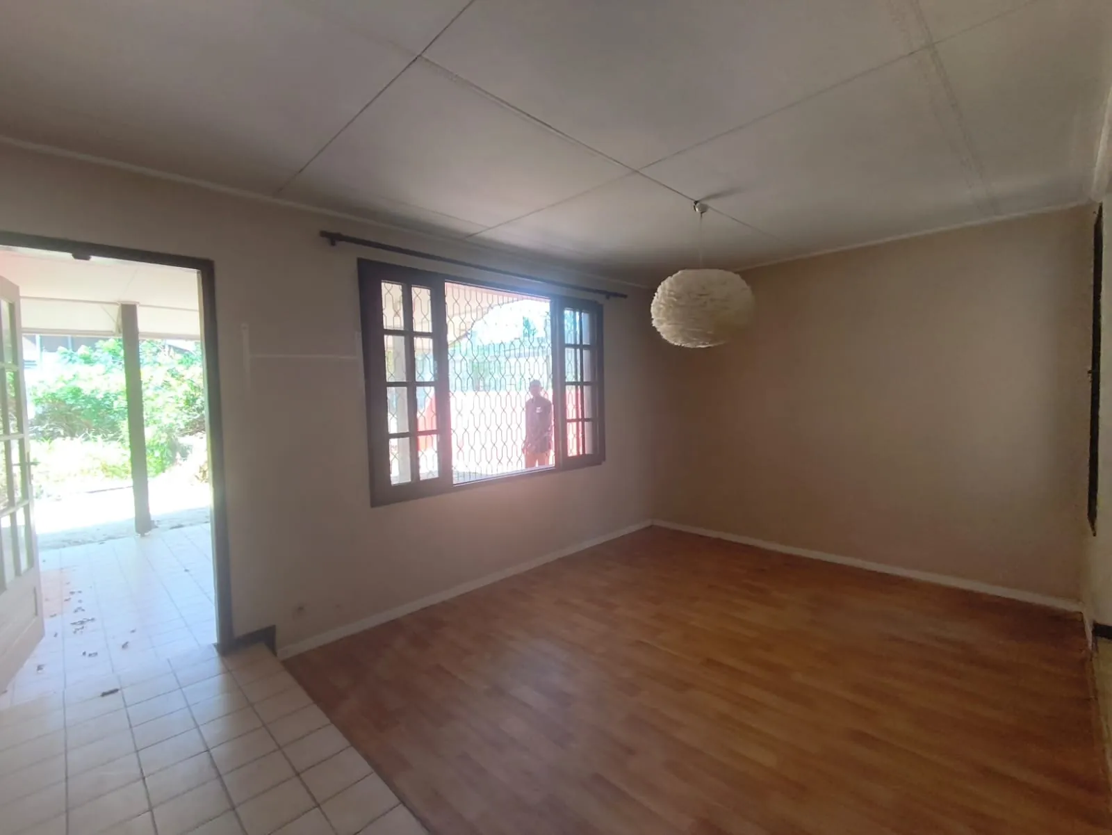 Maison à rénover avec 3 chambres et grand terrain à Cayenne Montabo 