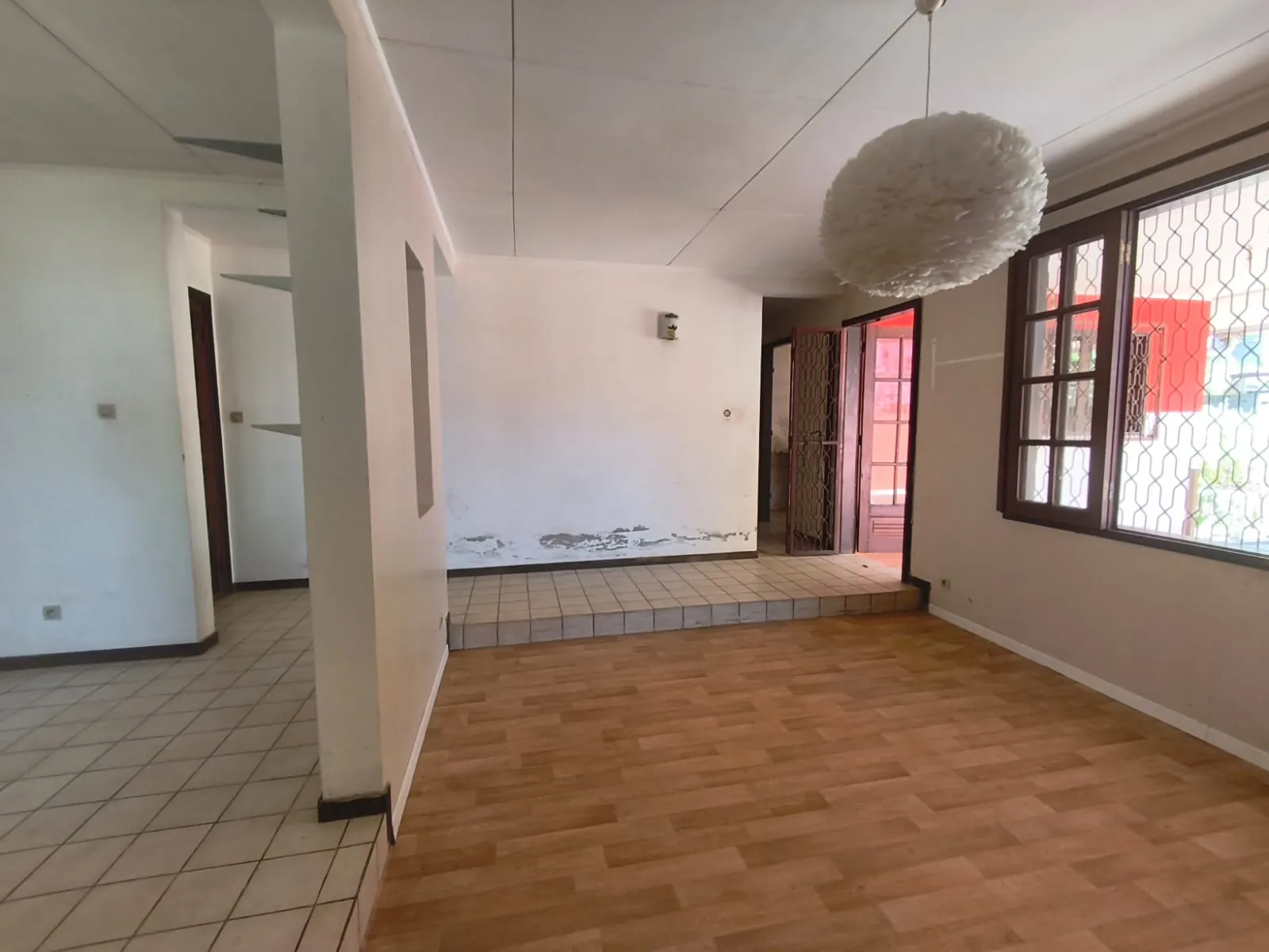 Maison à rénover avec 3 chambres et grand terrain à Cayenne Montabo 