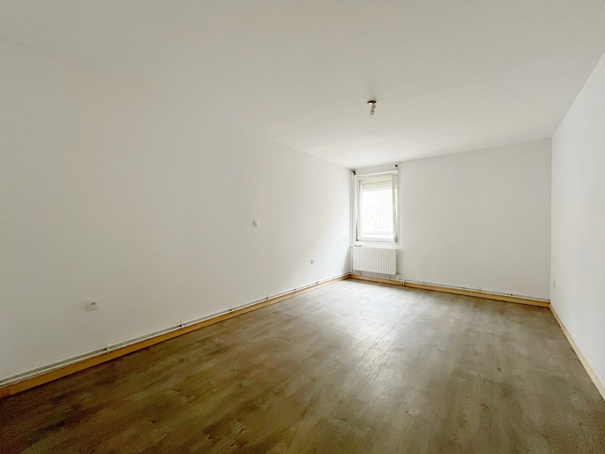 Belle maison bourgeoise proche gare à Henin-Beaumont avec jardin et grenier aménageable 