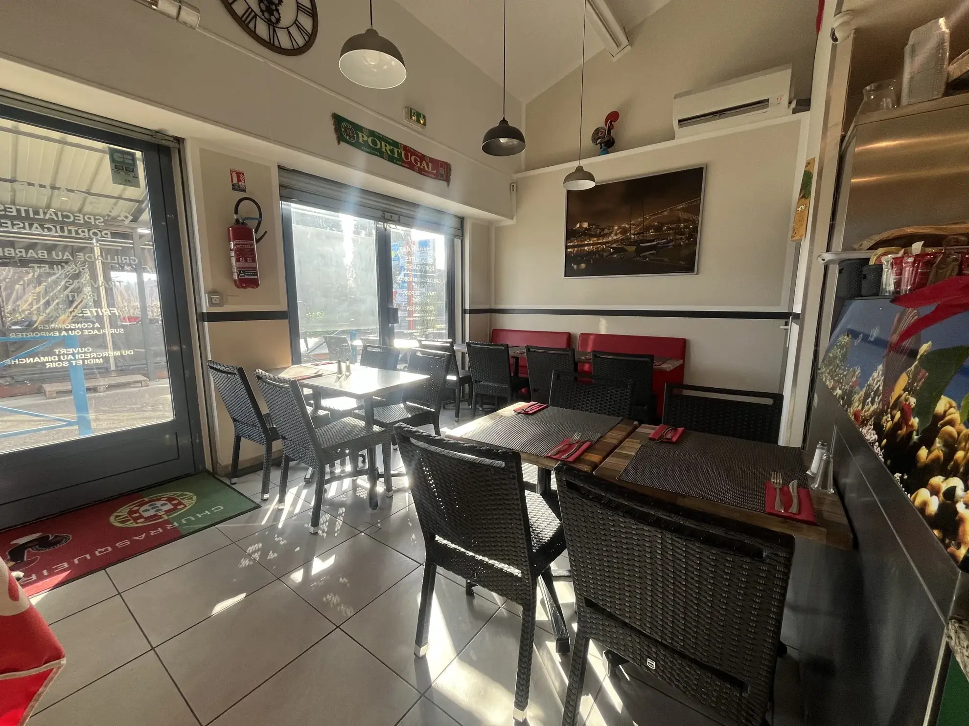 Fonds de commerce restauration portugaise à Vidauban, emplacement stratégique et bien équipé 