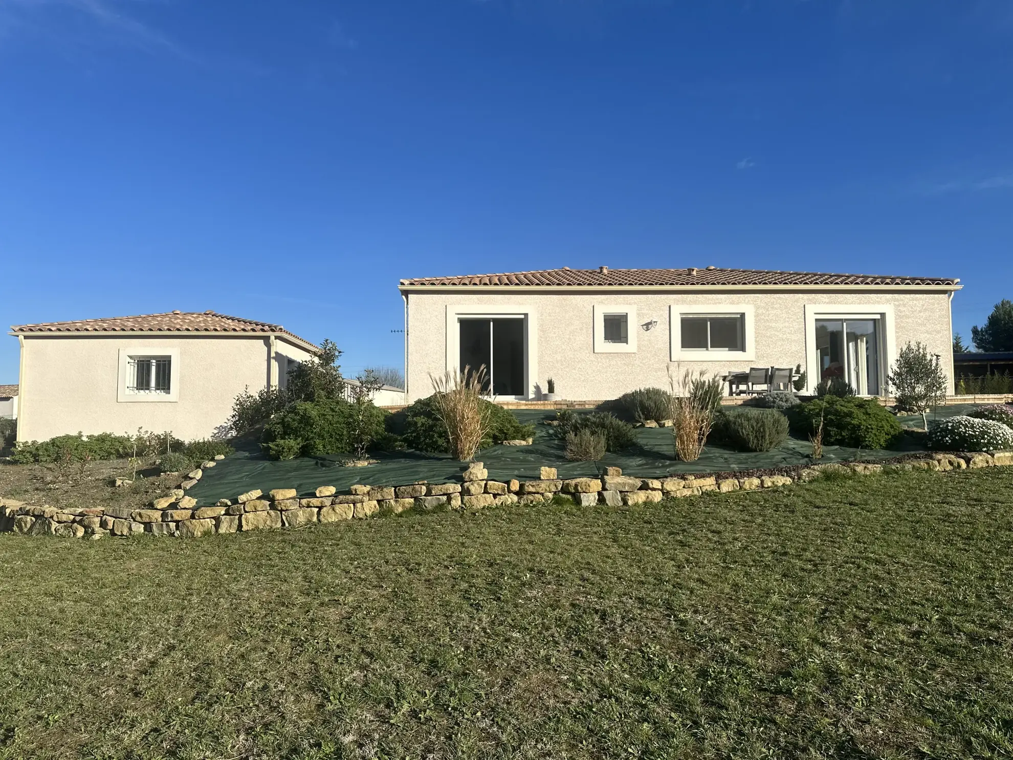 Belle maison de plain-pied récente avec terrain à Taurize proche Carcassonne