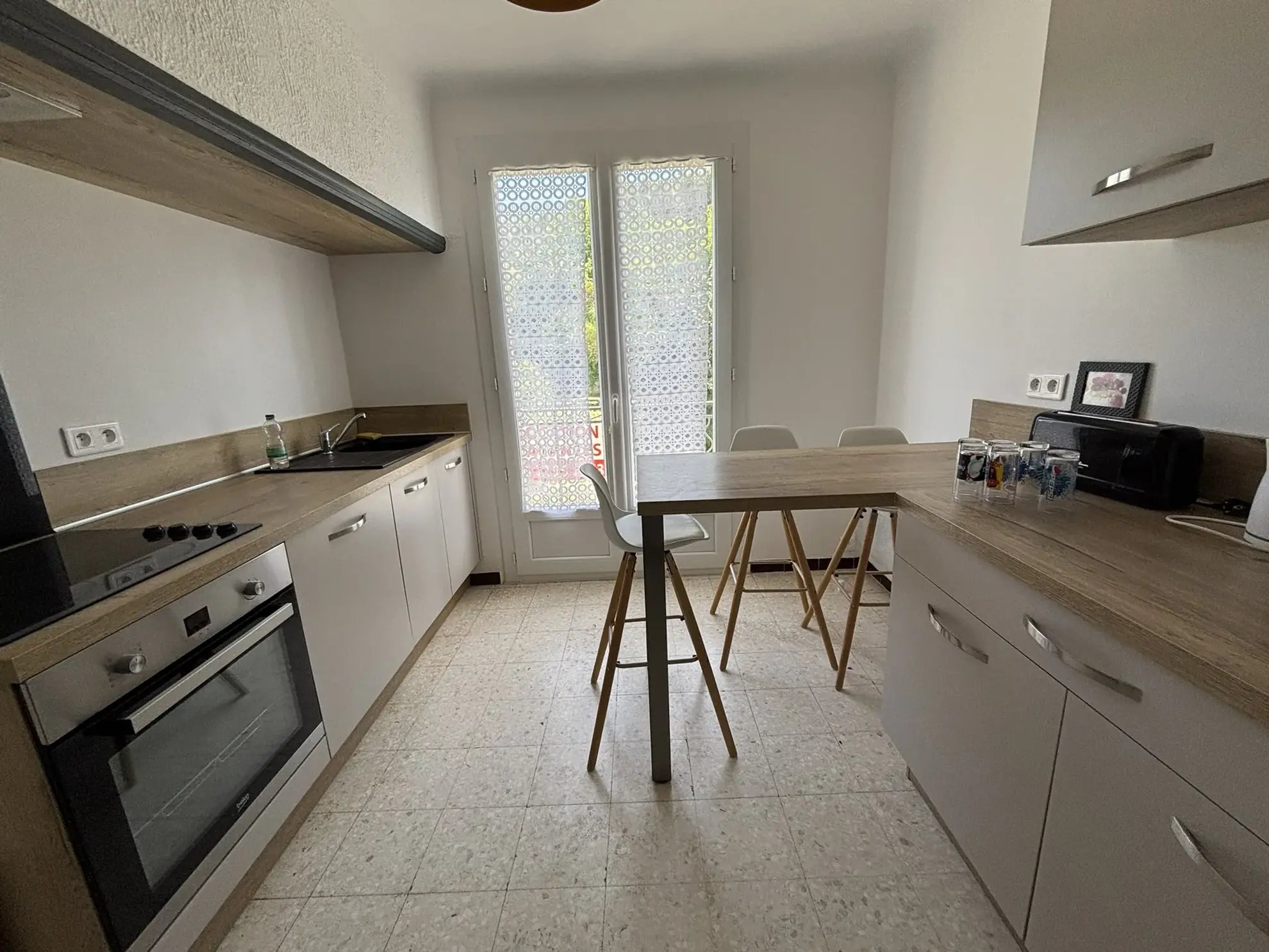 Maison avec terrain de 1000 m² à Entrechaux, vue dégagée, garage, possibilité d'agrandissement 