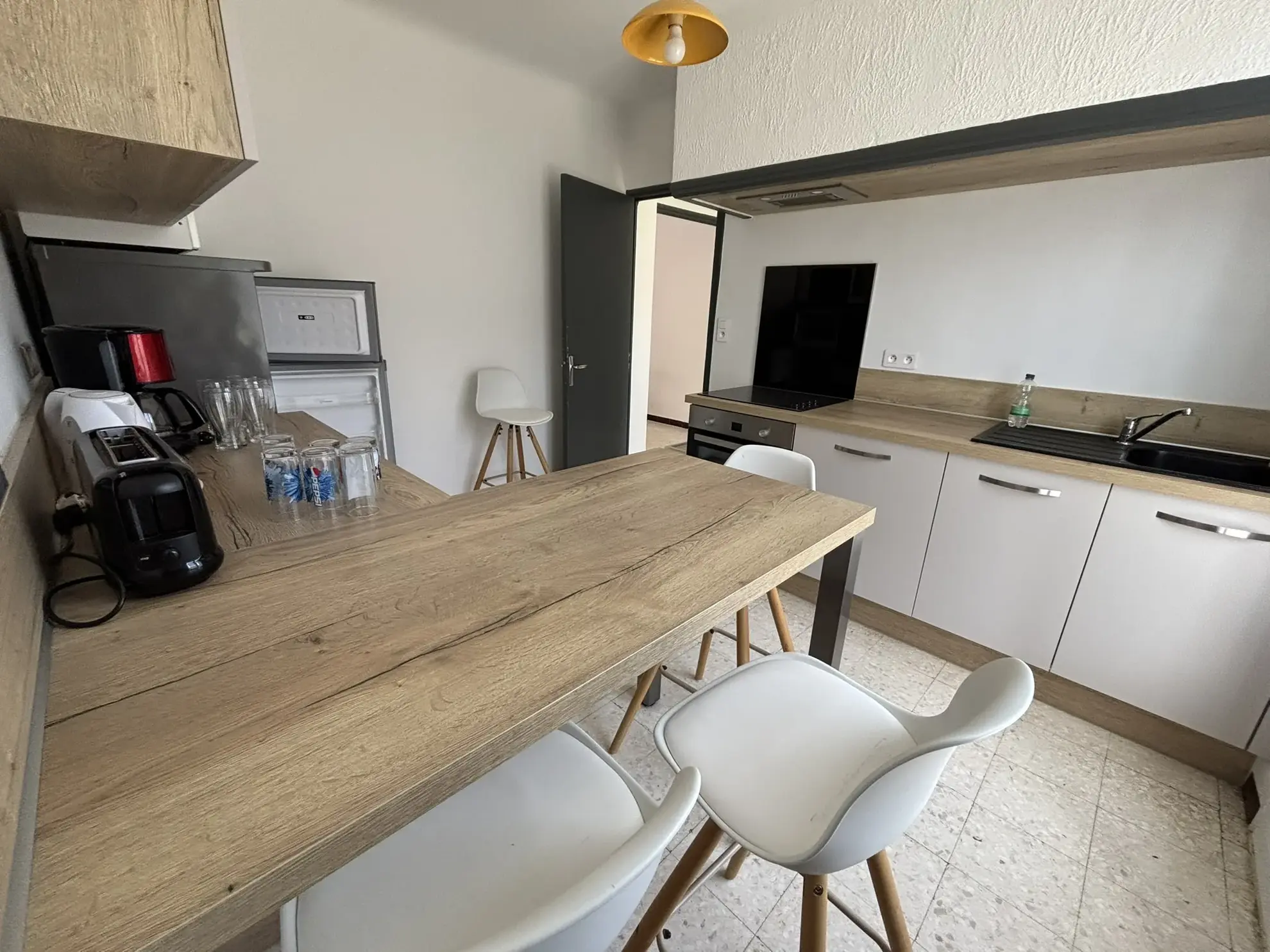 Maison avec terrain de 1000 m² à Entrechaux, vue dégagée, garage, possibilité d'agrandissement 