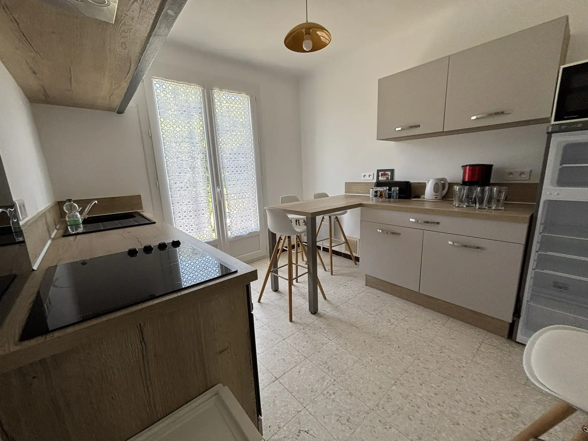 Maison avec terrain de 1000 m² à Entrechaux, vue dégagée, garage, possibilité d'agrandissement 