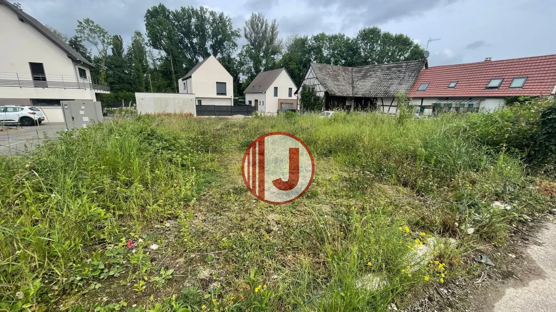 Terrain constructible de 5,25 ares à Dietwiller, environnement calme et recherché 