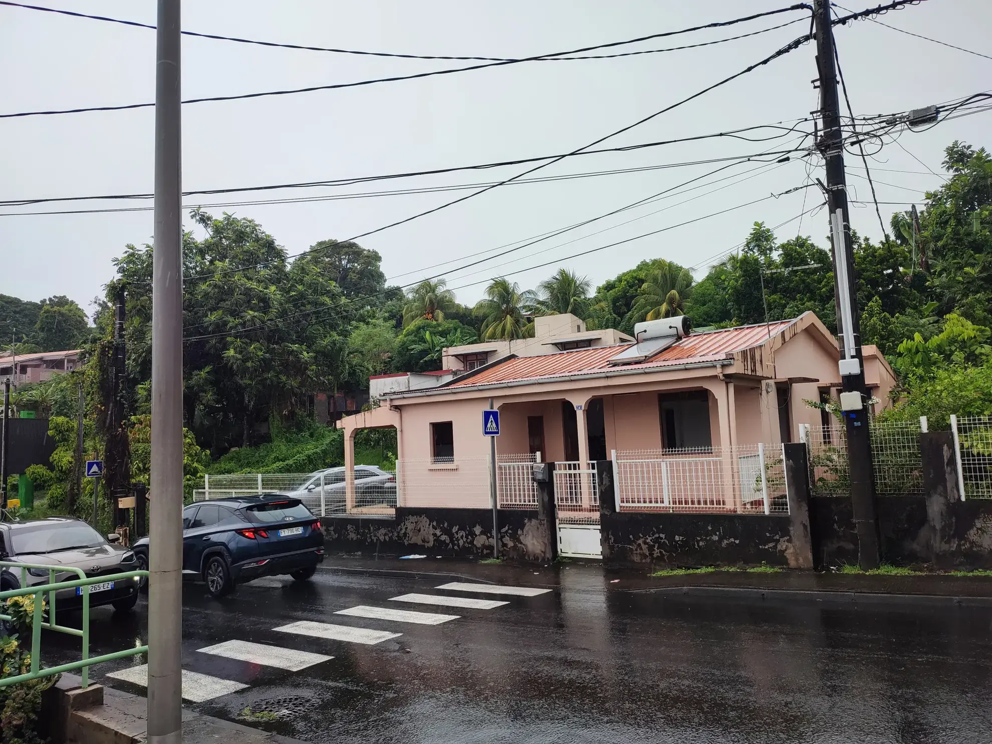 Maison de bourg à Rénover à Ducos - Potentiel et Emplacement Stratégiques