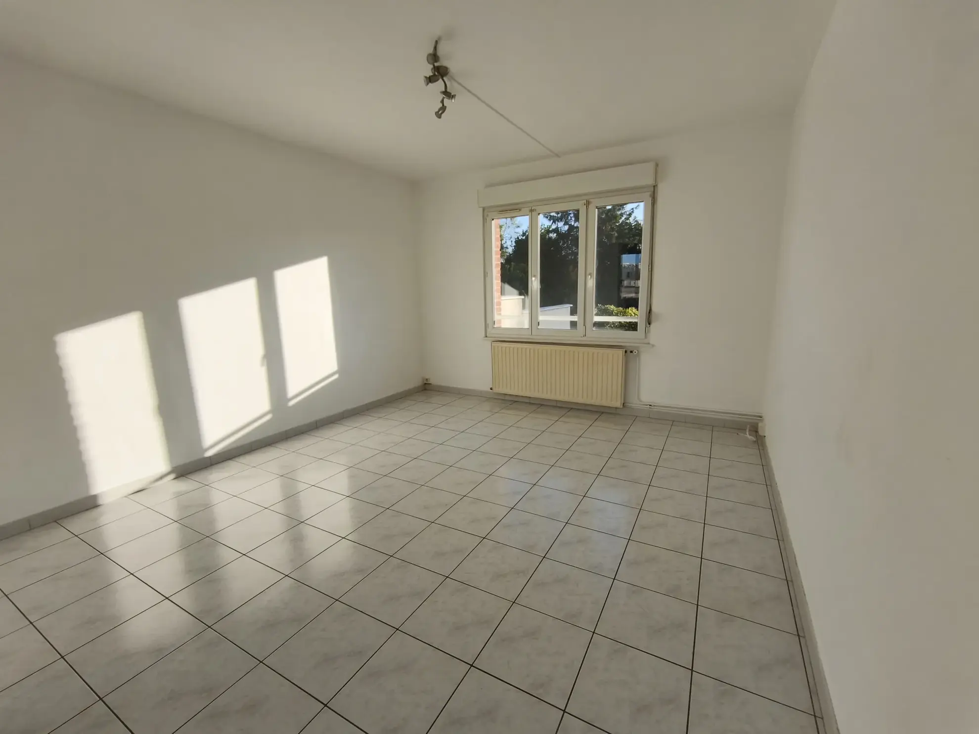 Appartement T2 lumineux de 50 m² à Lille proche métro - Résidence calme 