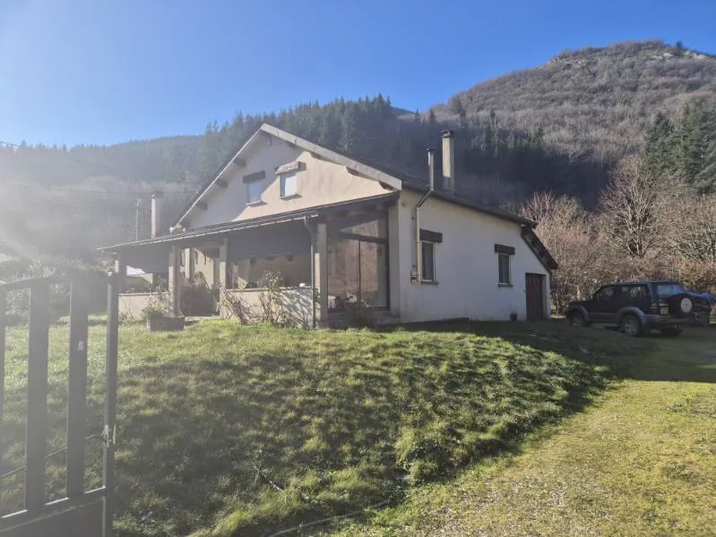 Maison familiale de 153 m² avec terrain de 3610 m² à Brusque - Aveyron