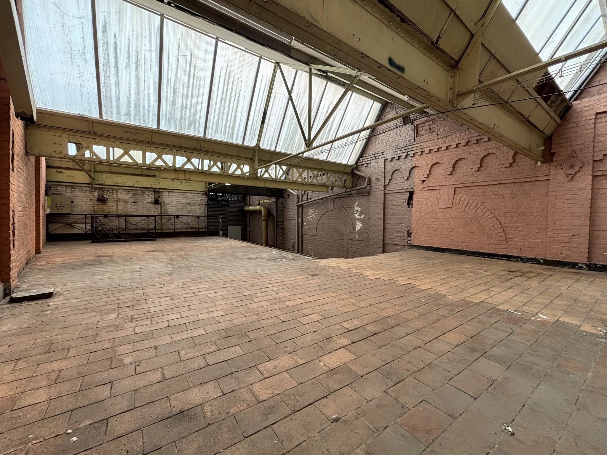 A vendre entrepôt 264 m² à Roubaix - idéal pour stockage ou commerce 