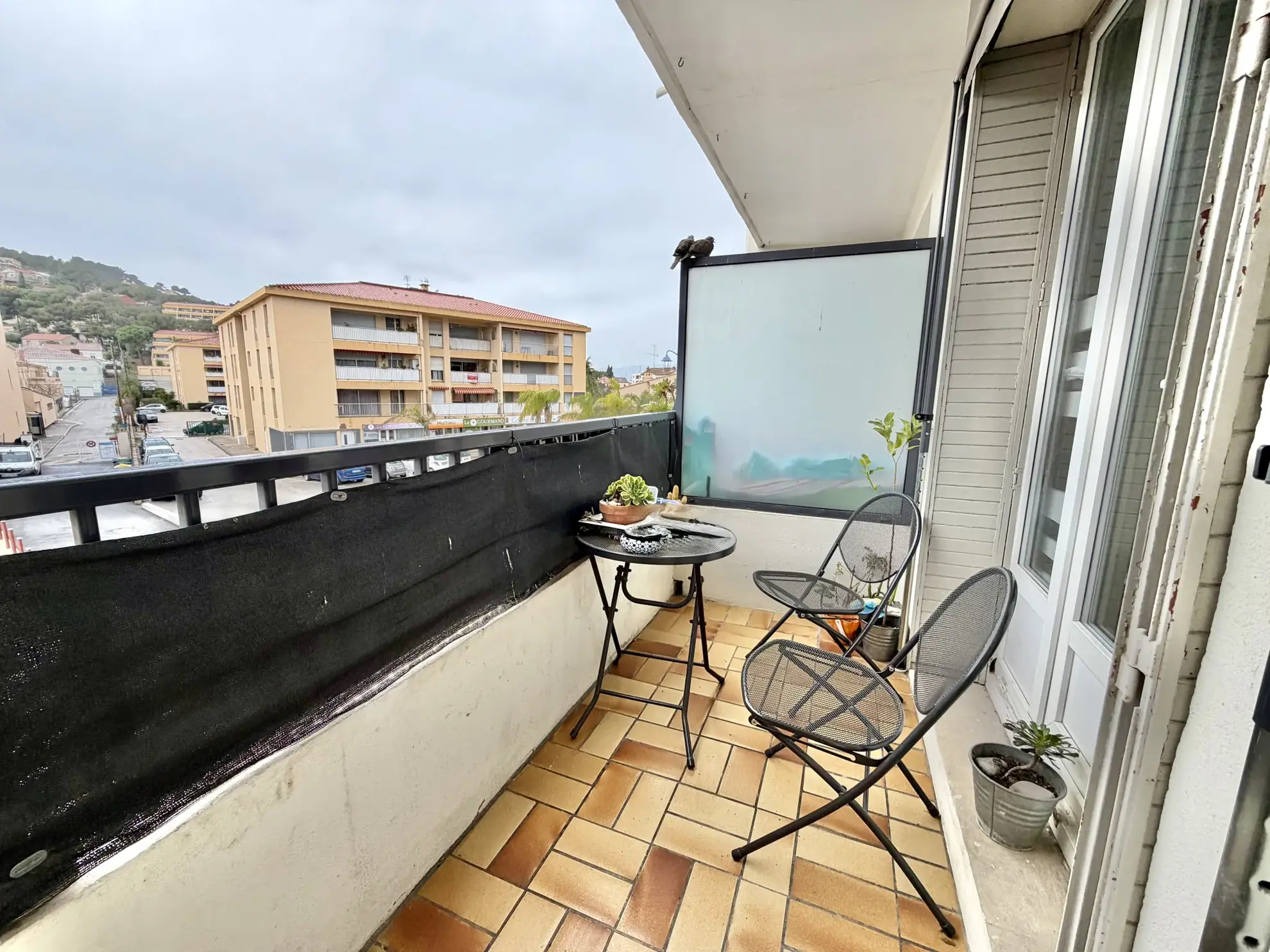 Appartement T3 à Saint-Mandrier avec balcon, cave et parking proche mer
