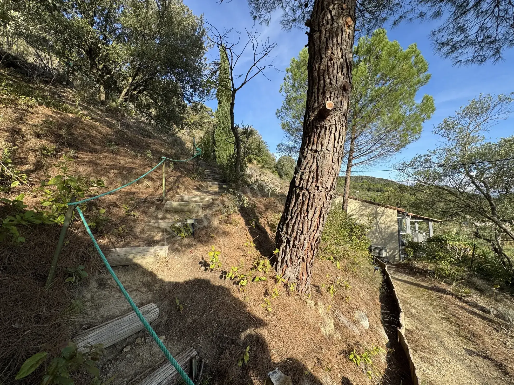 Maison de plain-pied à Limoux avec jardin et vue dégagée 
