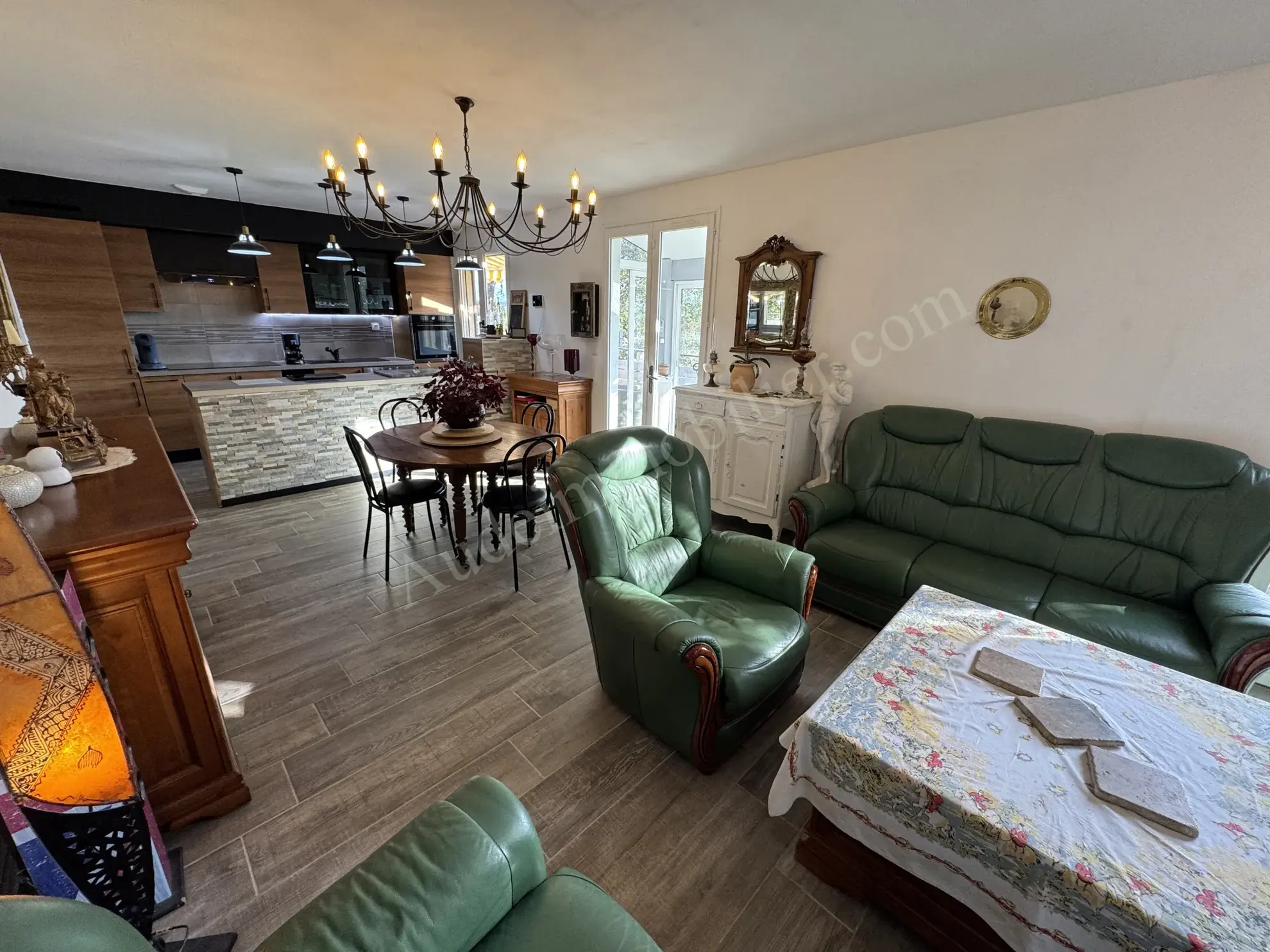 Maison de plain-pied à Limoux avec jardin et vue dégagée 