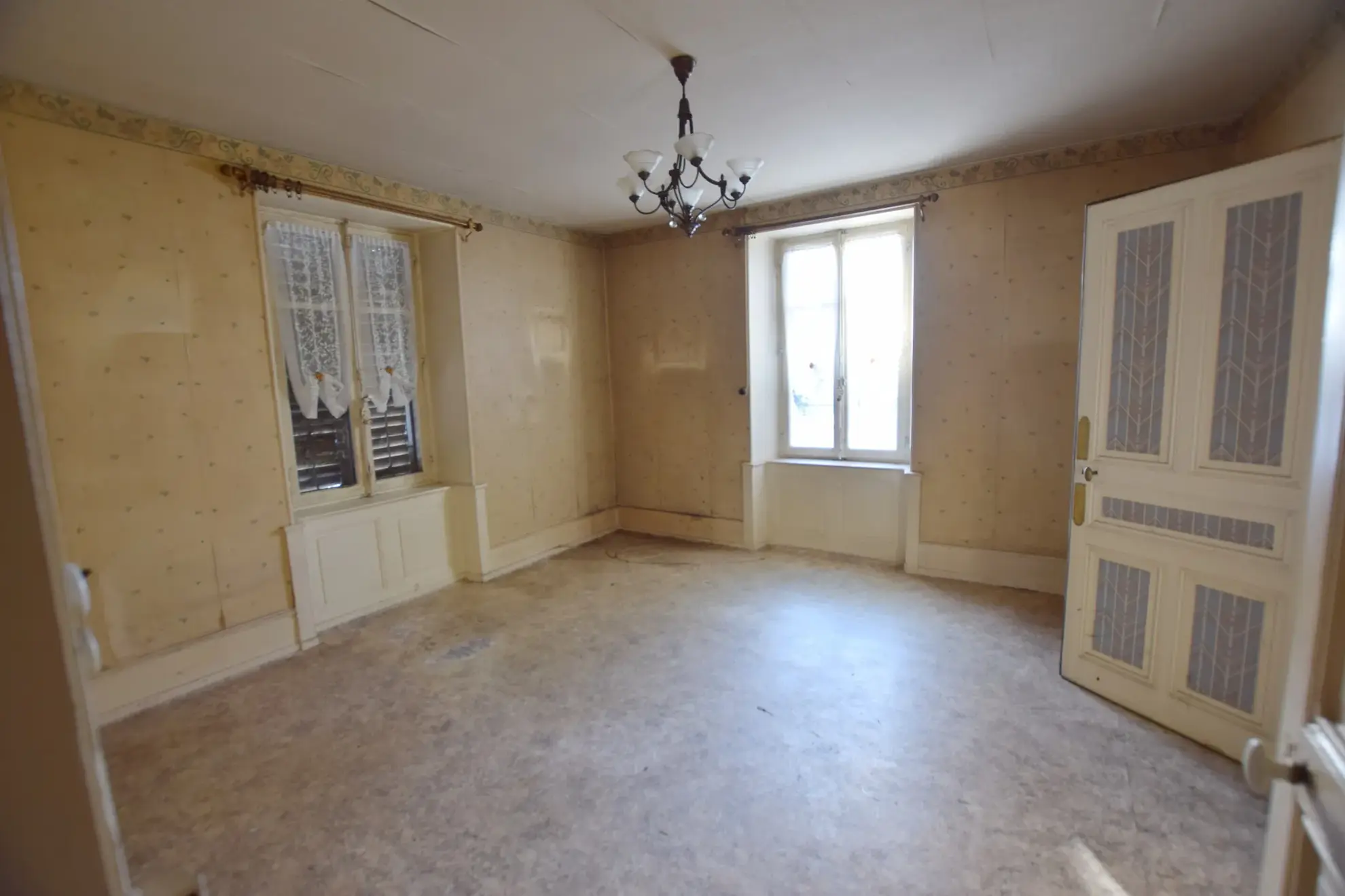 Belle maison à rénover de 4 chambres à Vieux-Charmont, proche A36 et Coulée Verte 