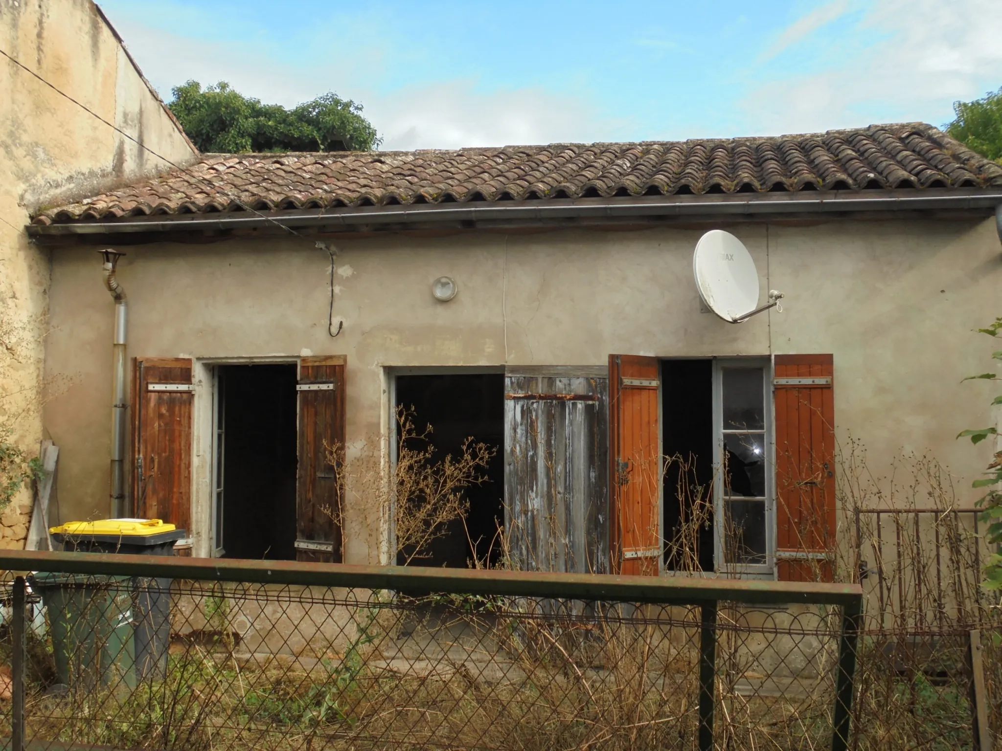 Maison ancienne à rafraîchir de 44 m² avec jardin à La Réole 