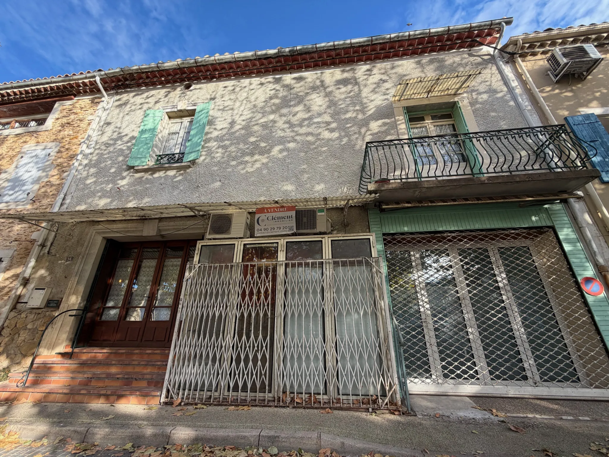 Maison ancienne à rénover au cœur de Piolenc avec potentiel d'aménagement exceptionnel 