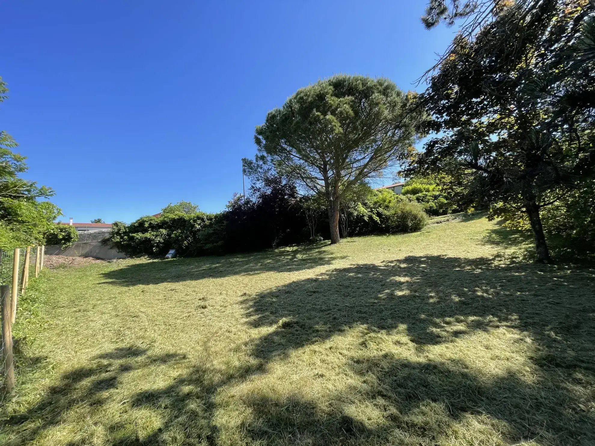 Terrain à bâtir de 570 m² à Millery, proche du centre, avec permis accepté