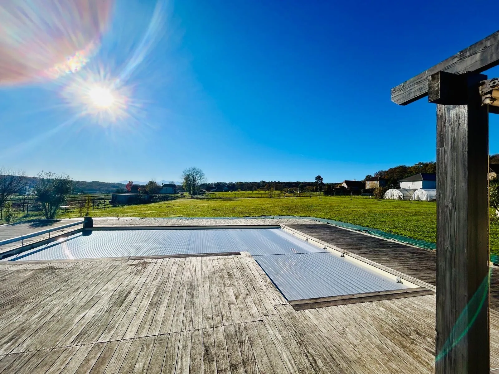 Maison récente avec 4 chambres, piscine et vue Pyrénées à Casteide Doat 