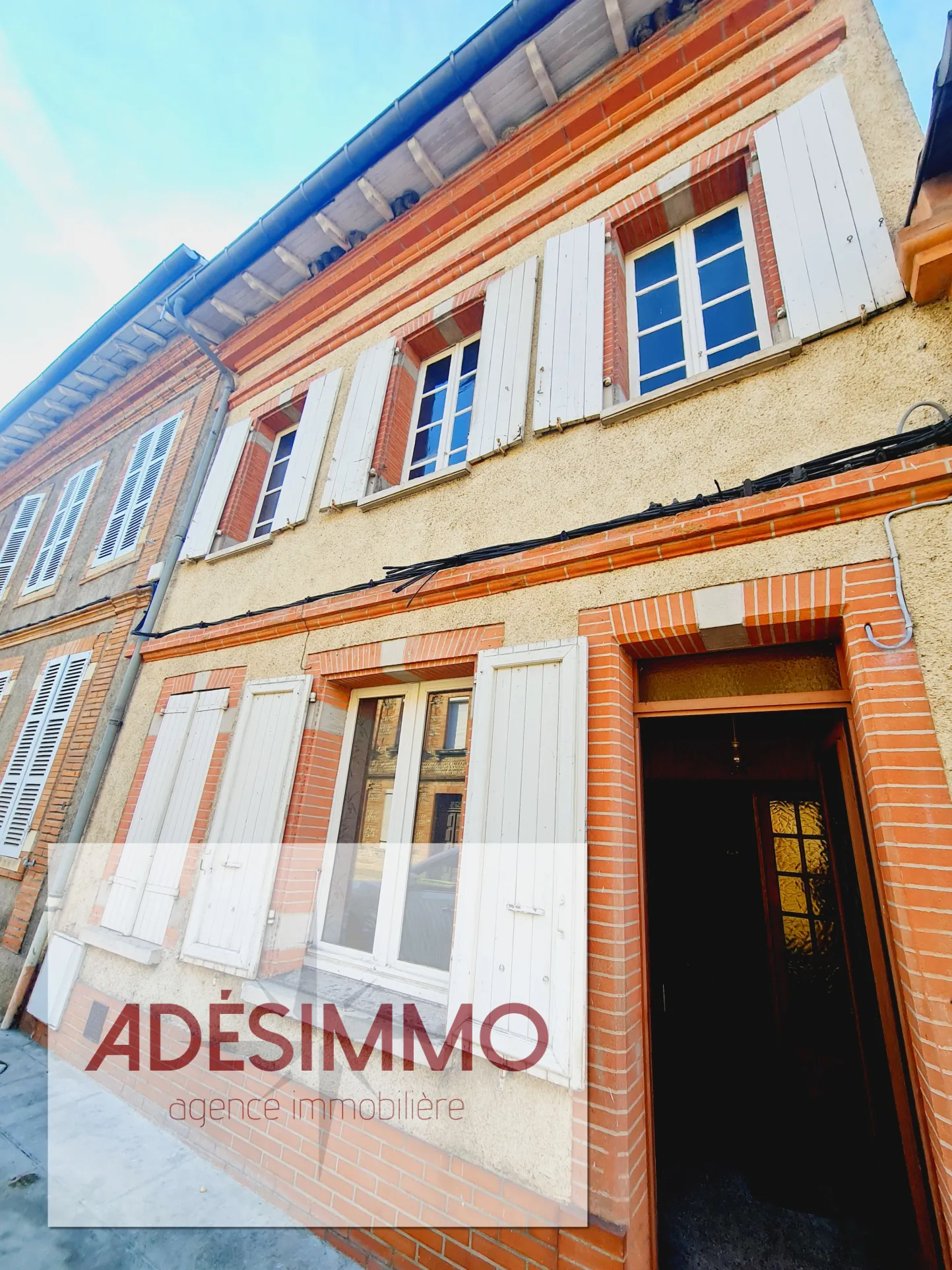 Vente maison de village à Saint Sulpice sur Lèze avec dépendances et cour