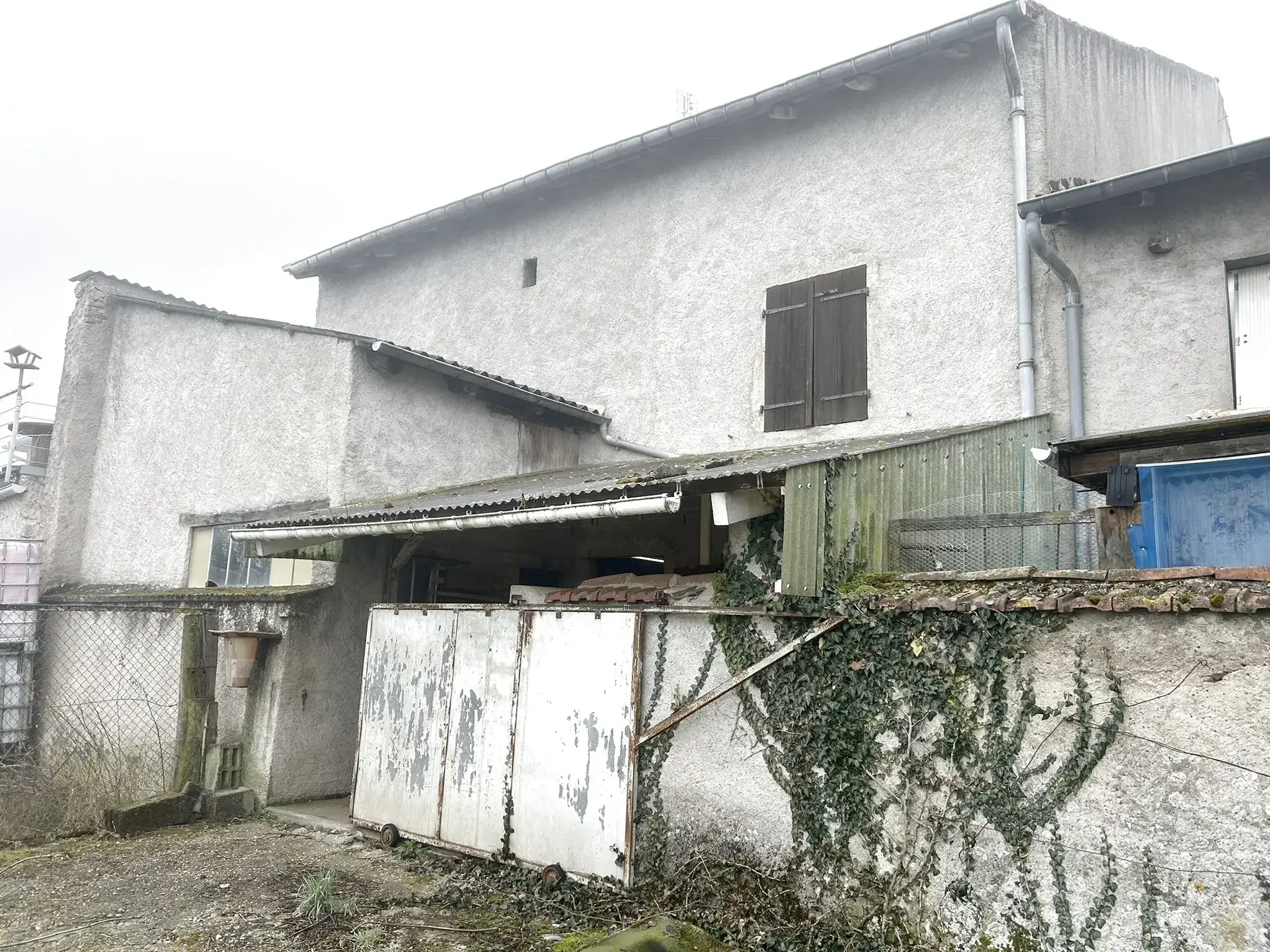 Maison à rénover à Aubecourt près de Rémilly – Grand potentiel d’aménagement 