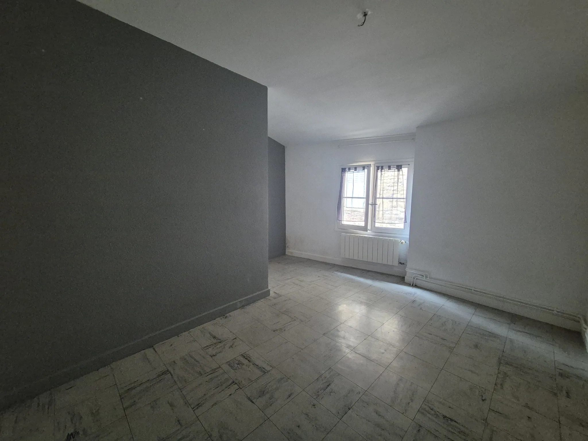 Maison de ville à Beaumont-lès-Valence avec deux appartements séparés 