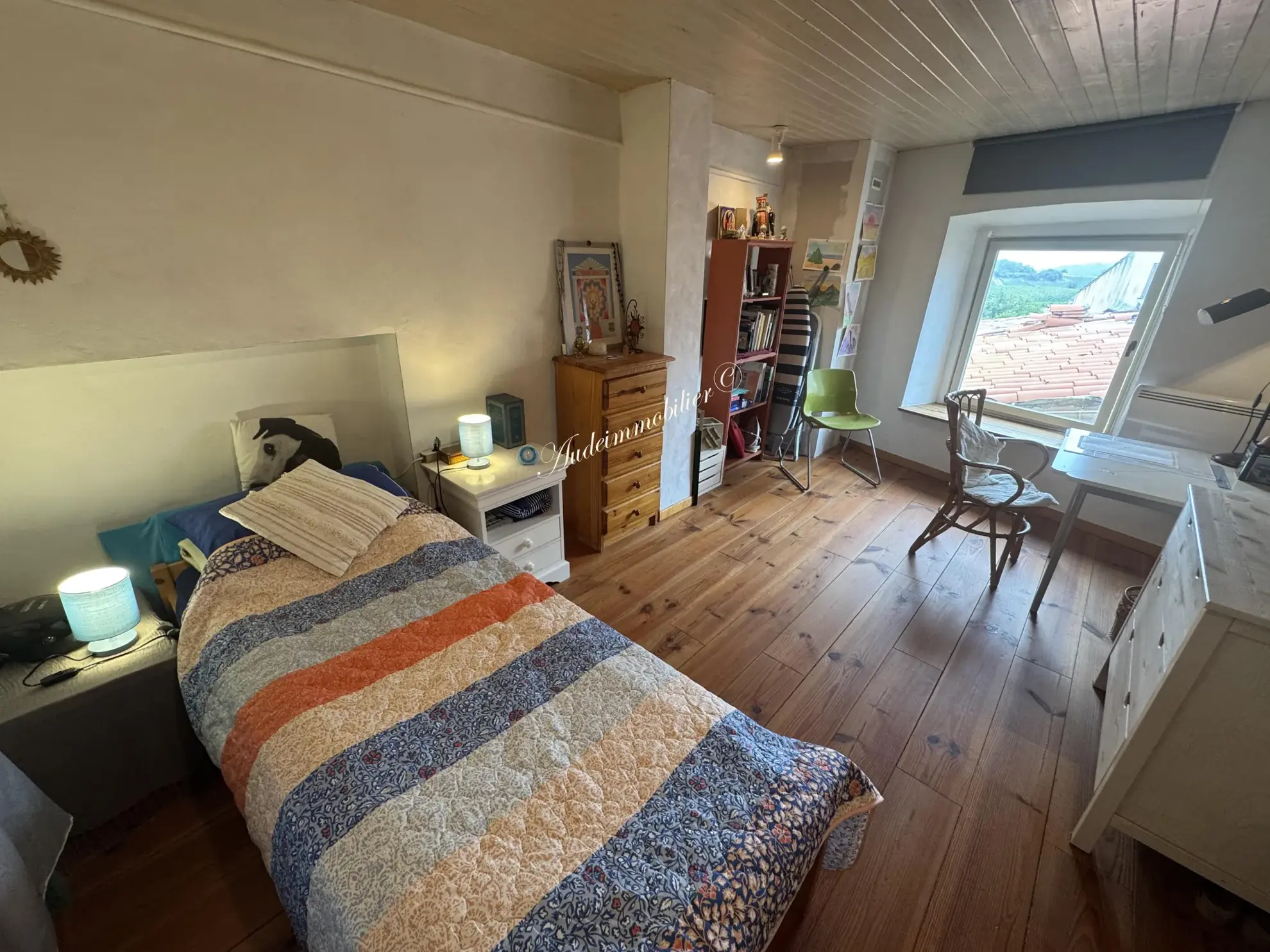 Maison de village en pierres à Limoux avec belle vue, 2 chambres, fibre optique 
