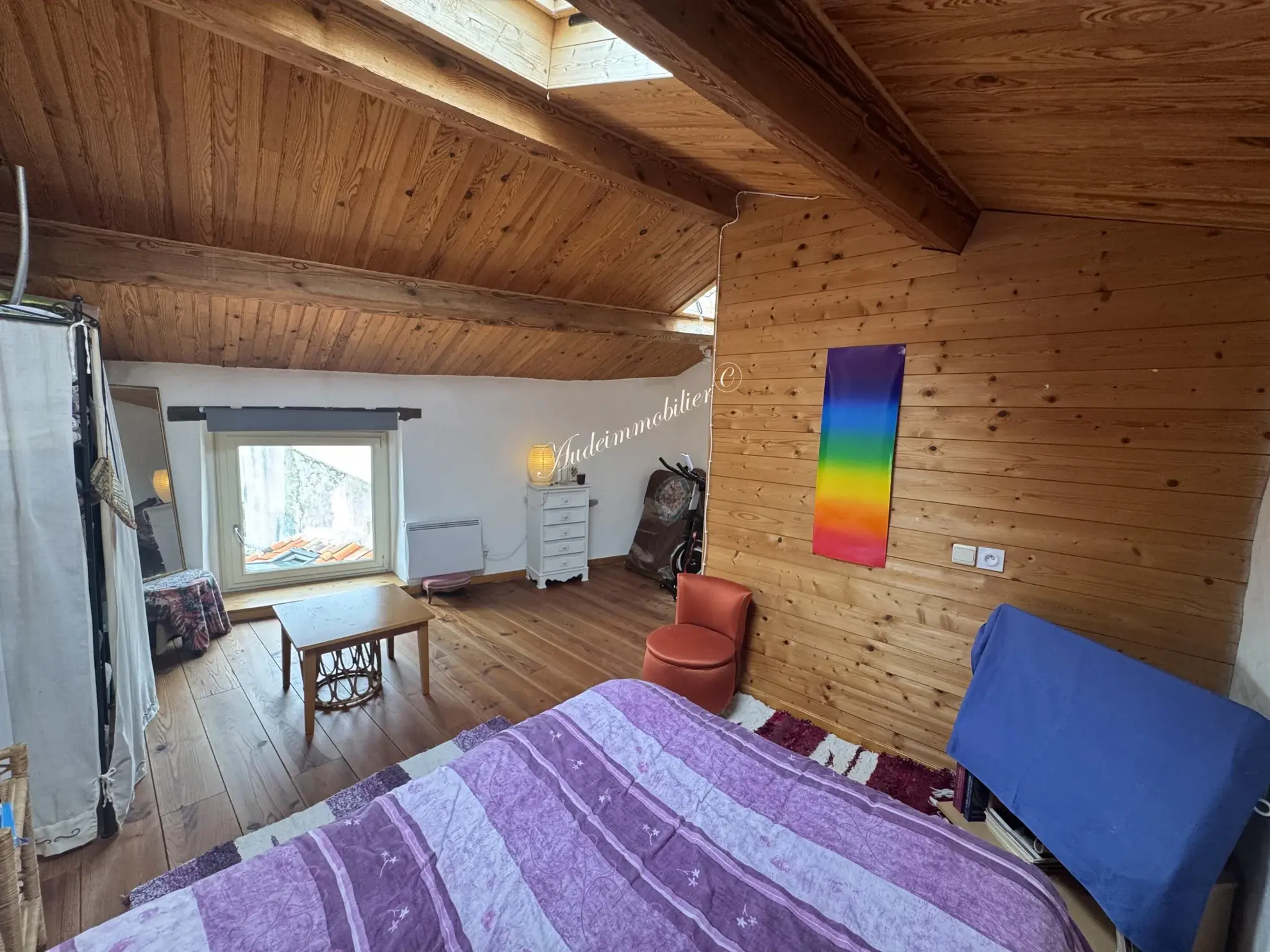 Maison de village en pierres à Limoux avec belle vue, 2 chambres, fibre optique 