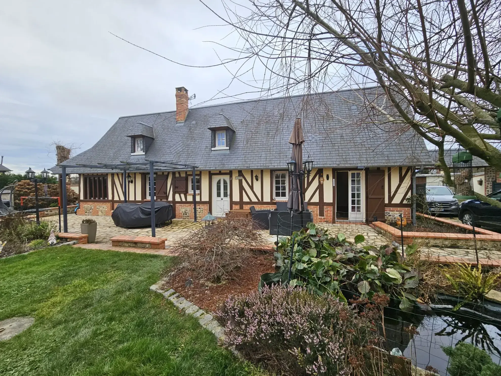 Charmante maison normande avec jardin, piscine et garage à Cormeilles - 1227 m² de terrain