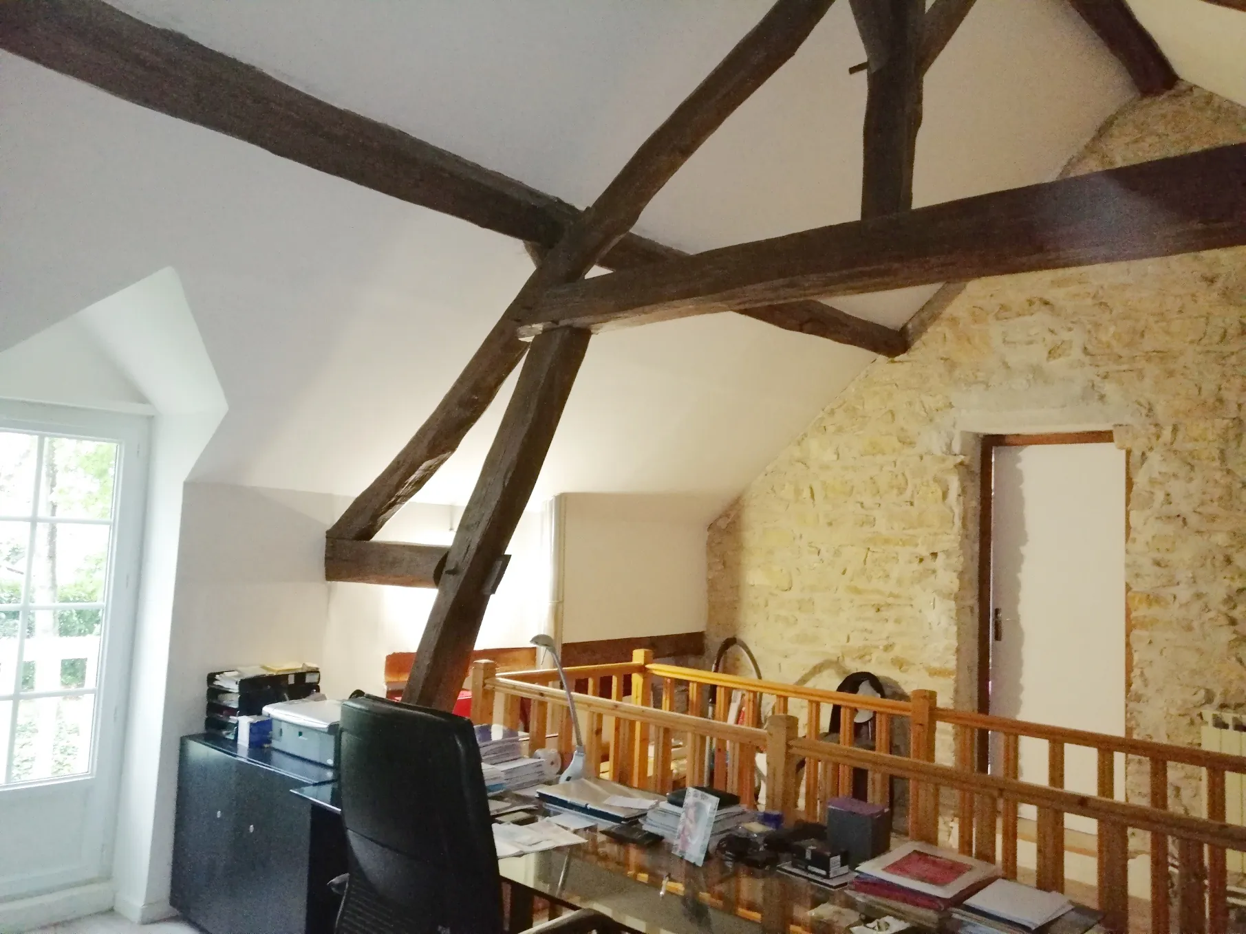 Longère rénovée sur 11 000 m² à Magny Cours, campagne paisible 