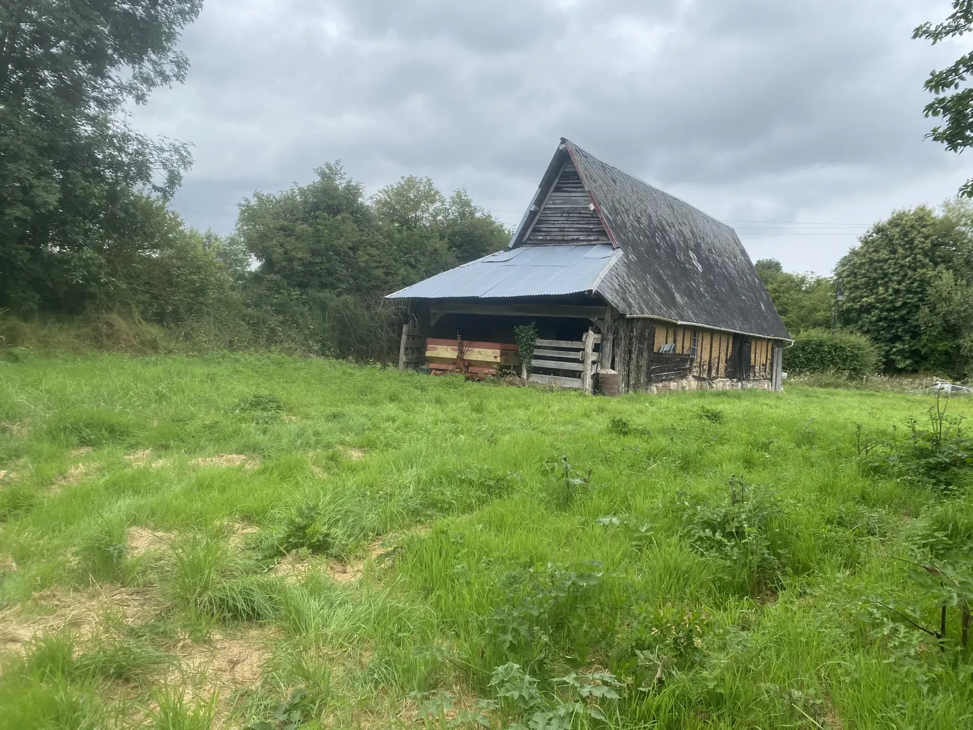 Grange à rénover de 160m² à Bourneville - Opportunité d'investissement