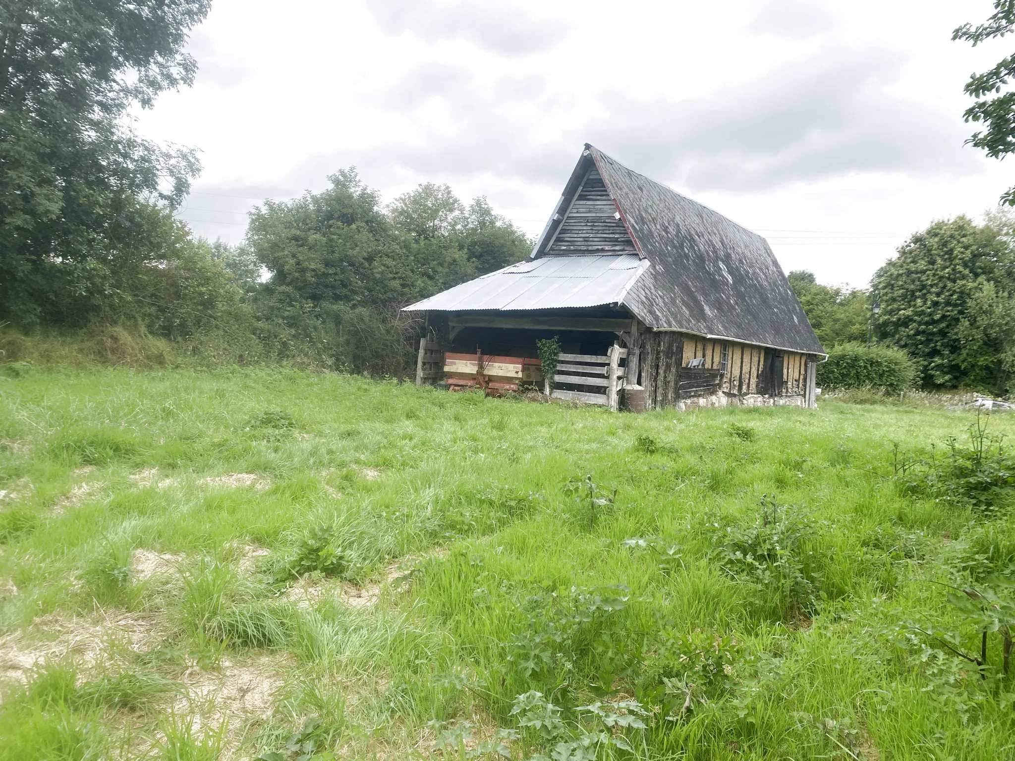 À vendre, grange à rénover de 160 m² à Bourneville, proche Caen