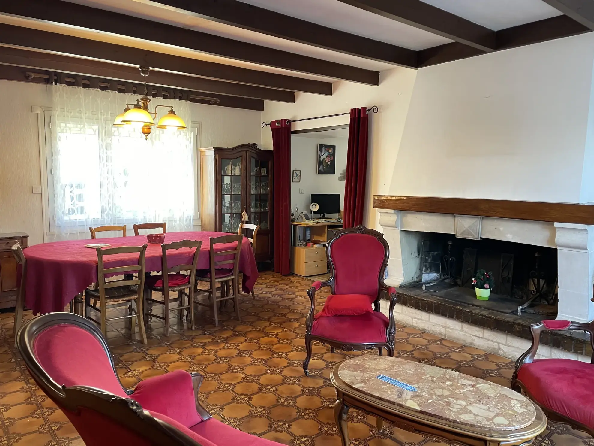 Maison ancienne avec terrain de 1572 m² à Croix Chapeau, secteur La Jarrie 