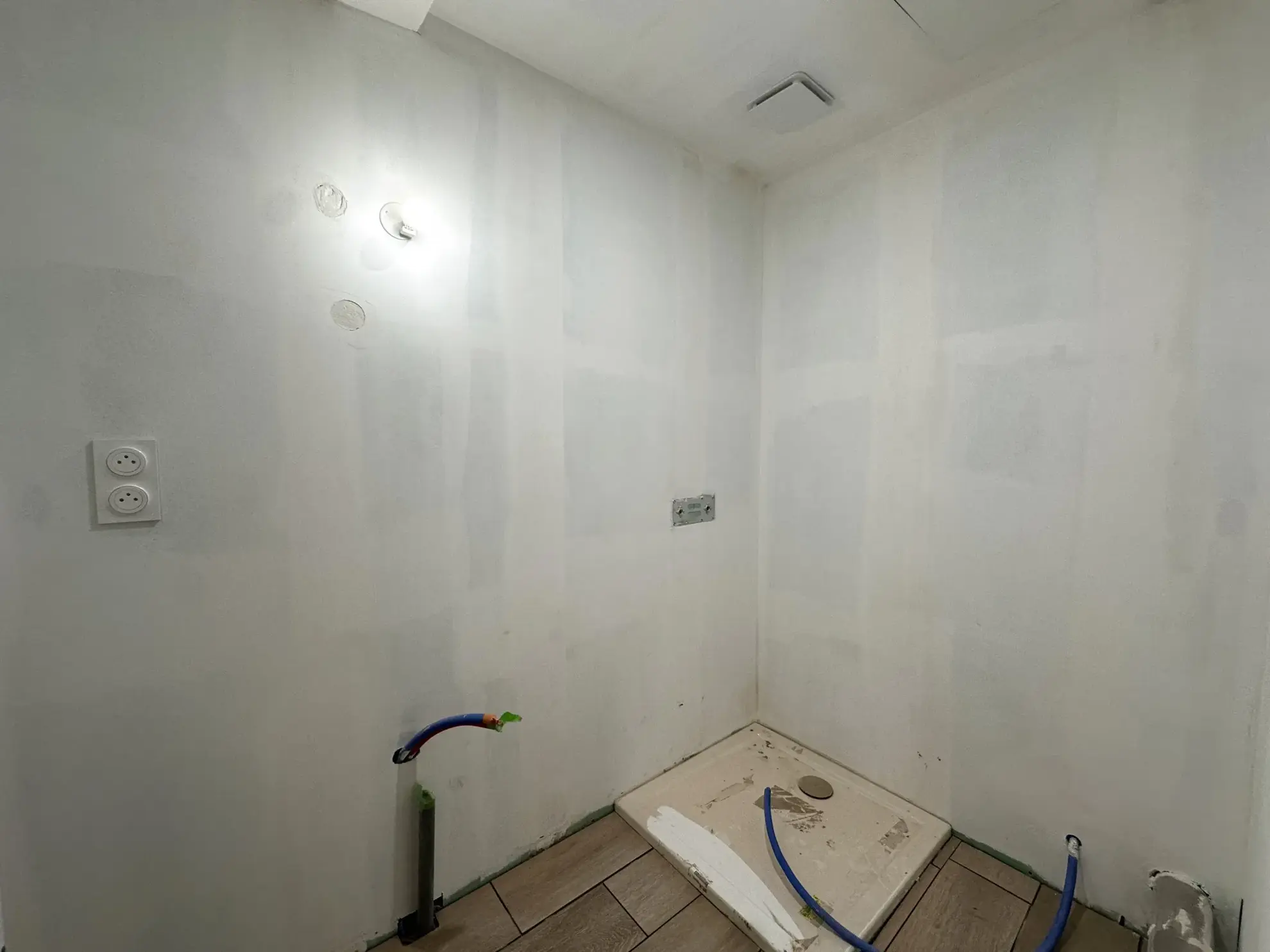 Immeuble avec 3 studios et local commercial à Carcassonne Bastide Saint-Louis 